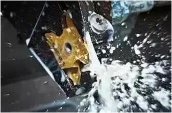 防止切削液發(fā)臭，還鋁合金壓鑄車間一個良好的環(huán)境